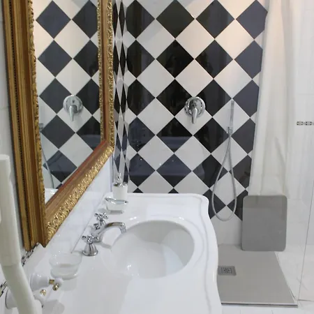 La Maison Doree Giardini Naxos