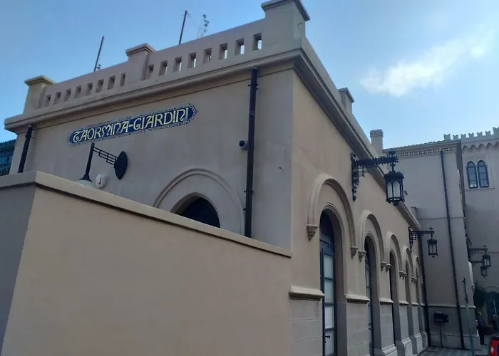La Maison Doree *
